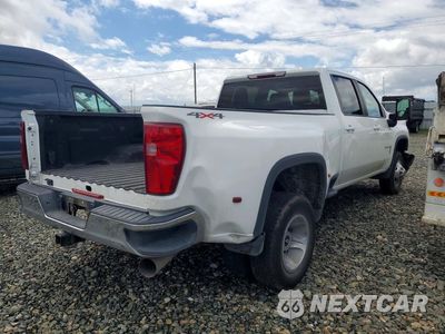Trzecie zdjęcie samochodu z tyłu: 2022 CHEVROLET SILVERADO K3500 LT VIN:1GC4YTEY0NF302693 - miniatura