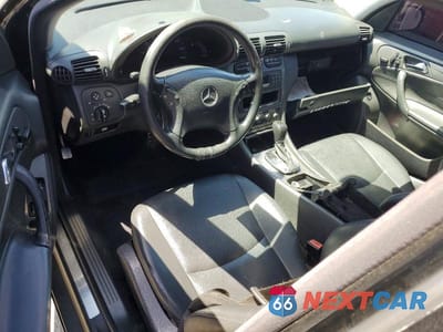 Zdjęcie 8 z 12 samochodu: 2004 MERCEDES-BENZ C 230K SPORT SEDAN VIN:WDBRF40J74F484482 - miniatura