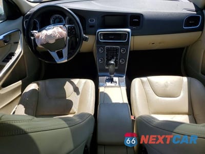 Zdjęcie 8 z 12 samochodu: 2012 VOLVO S60 T5 VIN:YV1622FS0C2119372 - miniatura