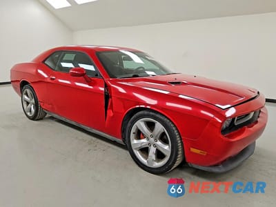 Czwarte zdjęcie samochodu z boku: 2013 DODGE CHALLENGER SXT VIN:2C3CDYAGXDH540392 - miniatura