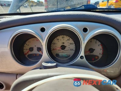Zdjęcie 9 z 12 samochodu: 2002 CHRYSLER PT CRUISER LIMITED VIN:3C8FY68B72T310176 - miniatura
