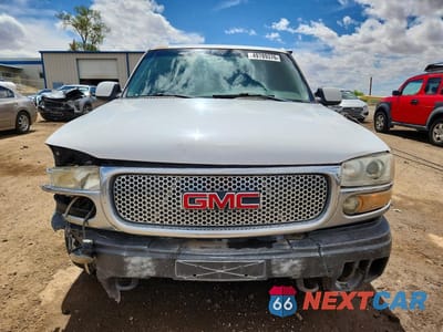 Piąte zdjęcie samochodu w środku: 2001 GMC YUKON XL K1500 VIN:3GKFK16T61G252476 - miniatura