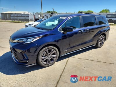2021 TOYOTA SIENNA XSE 7-PASSENGER 5TDDRKEC6MS067775 - główne zdjęcie licytacji z USA - miniatura