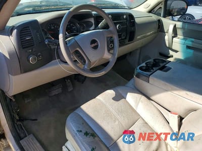Zdjęcie 8 z 12 samochodu: 2010 GMC SIERRA K1500 SLE VIN:1GTSKVE38AZ194678 - miniatura