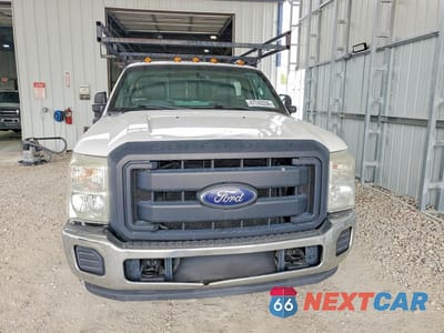Piąte zdjęcie samochodu w środku: 2013 FORD F350 SUPER DUTY UTILITY / SERVICE TRUCK VIN:1FDRF3G67DEA10059 - miniatura