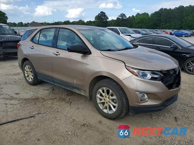 Czwarte zdjęcie samochodu z boku: 2019 CHEVROLET EQUINOX LS VIN:2GNAXSEVXK6146360 - miniatura