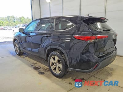 Drugie zdjęcie samochodu z przodu: 2023 TOYOTA HIGHLANDER LE VIN:5TDKDRAH0PS026014 - miniatura