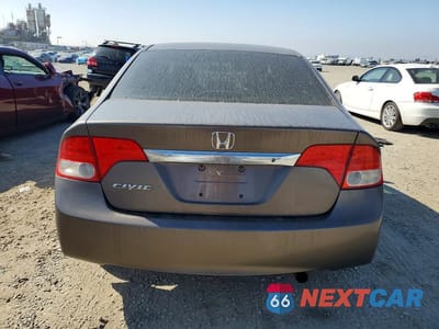 Zdjęcie 6 z 11 samochodu: 2010 HONDA CIVIC LX VIN:19XFA1F5XAE030793 - miniatura