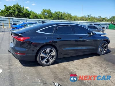 Trzecie zdjęcie samochodu z tyłu: 2025 AUDI A6 E-TRON PREMIUM 55 VIN:WAU1CAGH7SA019068 - miniatura