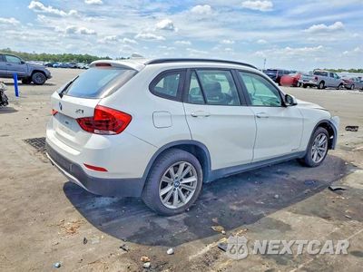 Trzecie zdjęcie samochodu z tyłu: 2013 BMW X1 XDRIVE28I VIN:WBAVL1C55DVR81863 - miniatura