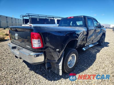 Trzecie zdjęcie samochodu z tyłu: 2024 RAM 3500 BIG HORN ** PRI FLEET ** VIN:3C63RRHL7RG310247 - miniatura
