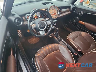 Zdjęcie 8 z 12 samochodu: 2009 MINI COOPER S VIN:WMWMS33529TY07536 - miniatura