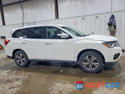 Czwarte zdjęcie samochodu z boku: 2019 NISSAN PATHFINDER SV VIN:5N1DR2MM2KC581806 - miniatura