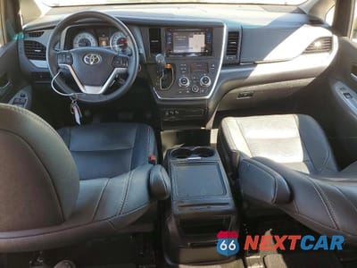 Zdjęcie 8 z 14 samochodu: 2017 TOYOTA SIENNA SE 8-PASSENGER VIN:5TDXZ3DC6HS802491 - miniatura