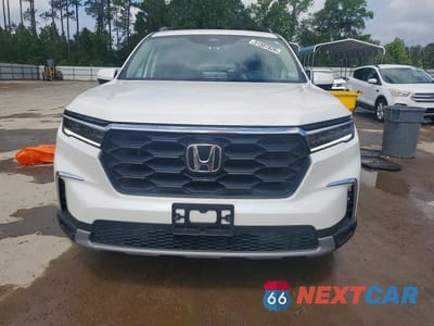Piąte zdjęcie samochodu w środku: 2025 HONDA PILOT EXL VIN:5FNYG1H45SB119789 - miniatura