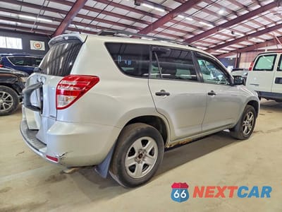 Trzecie zdjęcie samochodu z tyłu: 2010 TOYOTA RAV4 BASE VIN:2T3BK4DV5AW014747 - miniatura