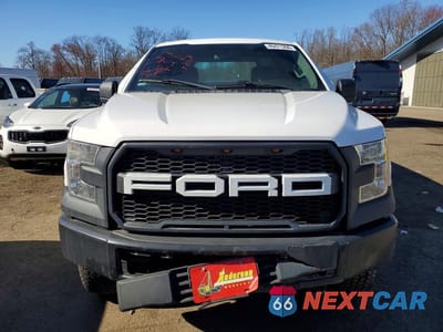 Piąte zdjęcie samochodu w środku: 2016 FORD F150 VIN:1FTMF1EF3GKD50949 - miniatura