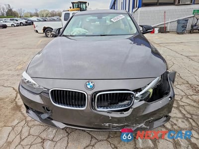 Piąte zdjęcie samochodu w środku: 2013 BMW 328 XI SULEV VIN:WBA3B5G54DNS03369 - miniatura