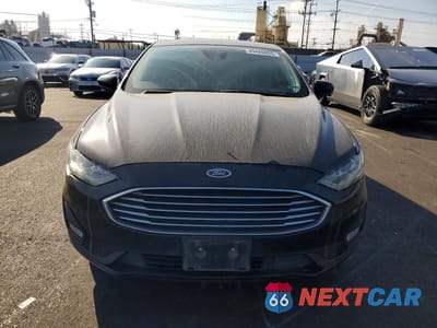Piąte zdjęcie samochodu w środku: 2019 FORD FUSION SE VIN:3FA6P0HD0KR177394 - miniatura
