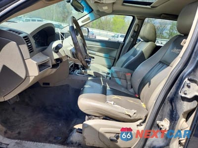 Zdjęcie 7 z 13 samochodu: 2005 JEEP GRAND CHEROKEE LAREDO VIN:1J4HR48N25C719153 - miniatura