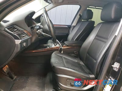 Zdjęcie 7 z 13 samochodu: 2013 BMW X5 XDRIVE35I VIN:5UXZV4C5XD0B05823 - miniatura