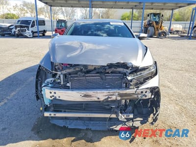 Piąte zdjęcie samochodu w środku: 2025 TOYOTA CROWN XLE VIN:JTDAAAAF3S3036504 - miniatura