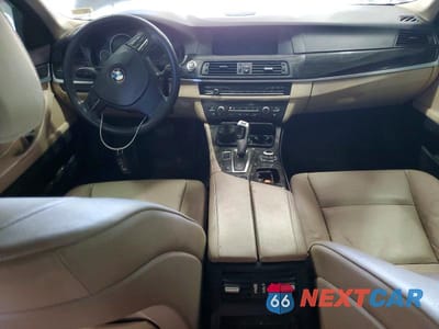Zdjęcie 8 z 11 samochodu: 2013 BMW 528 XI VIN:WBAXH5C52DD106814 - miniatura