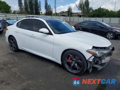 Czwarte zdjęcie samochodu z boku: 2019 ALFA ROMEO GIULIA TI VIN:ZARFAMBNXK7600497 - miniatura