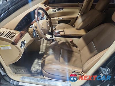 Zdjęcie 7 z 11 samochodu: 2007 MERCEDES-BENZ S 550 VIN:WDDNG71X07A089424 - miniatura