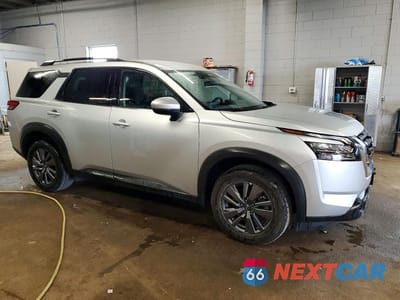 Czwarte zdjęcie samochodu z boku: 2024 NISSAN PATHFINDER SV VIN:5N1DR3BC9RC286597 - miniatura