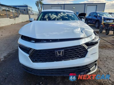 Piąte zdjęcie samochodu w środku: 2023 HONDA ACCORD LX VIN:1HGCY1F29PA011508 - miniatura