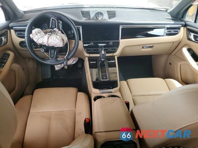 Zdjęcie 8 z 12 samochodu: 2023 PORSCHE MACAN S VIN:WP1AG2A59PLB40237 - miniatura