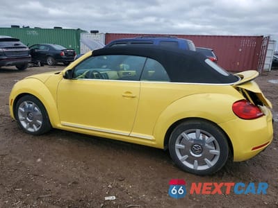 Drugie zdjęcie samochodu z przodu: 2013 VOLKSWAGEN BEETLE VIN:3VW5P7AT2DM806425 - miniatura
