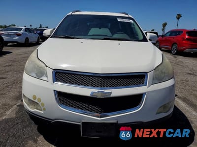 Piąte zdjęcie samochodu w środku: 2011 CHEVROLET TRAVERSE LT VIN:1GNKVJED0BJ357243 - miniatura
