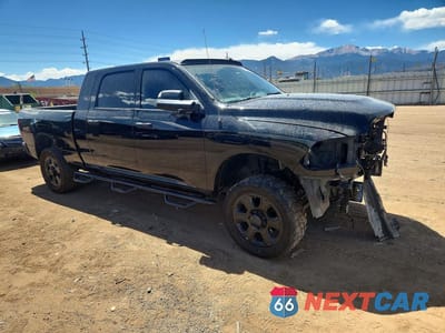 Czwarte zdjęcie samochodu z boku: 2014 RAM 2500 SLT VIN:3C6UR5MJ9EG183030 - miniatura