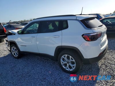 Drugie zdjęcie samochodu z przodu: 2026 JEEP COMPASS LATITUDE VIN:3C4NJDBN0TT190005 - miniatura