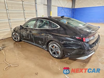 Drugie zdjęcie samochodu z przodu: 2024 HYUNDAI SONATA SEL VIN:KMHL14JA8RA423954 - miniatura