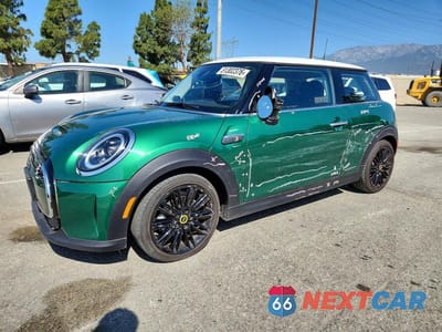 2024 MINI COOPER SE WMW13DJ01R2V87986 - główne zdjęcie licytacji z USA - miniatura