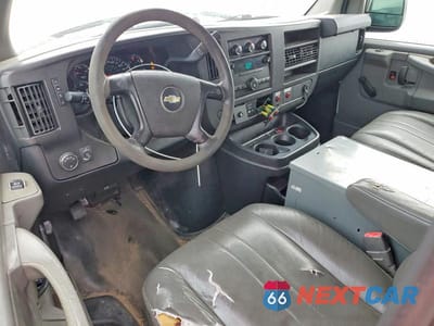 Zdjęcie 8 z 14 samochodu: 2013 CHEVROLET EXPRESS G2500 VIN:1GCWGFCA1D1903190 - miniatura