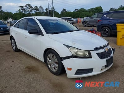 Czwarte zdjęcie samochodu z boku: 2012 CHEVROLET CRUZE LS VIN:1G1PC5SH4C7192808 - miniatura