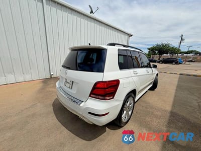 Czwarte zdjęcie samochodu z boku: 2015 MERCEDES-BENZ GLK 350 VIN:WDCGG5HB3FG431200 - miniatura