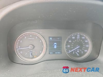 Zdjęcie 9 z 13 samochodu: 2018 HYUNDAI TUCSON VALUE VIN:KM8J33A27JU750238 - miniatura
