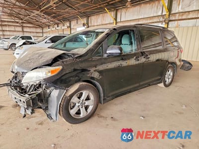 2019 TOYOTA SIENNA LE 5TDKZ3DC1KS997191 - główne zdjęcie licytacji z USA - miniatura