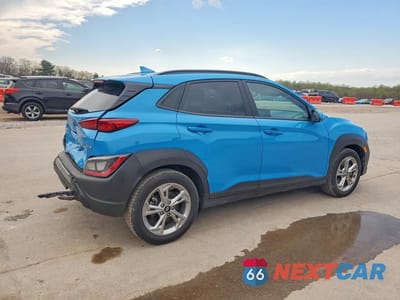 Trzecie zdjęcie samochodu z tyłu: 2023 HYUNDAI KONA SEL VIN:KM8K6CAB0PU991594 - miniatura