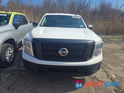 Piąte zdjęcie samochodu w środku: 2019 NISSAN TITAN S VIN:1N6AA1R70KN521908 - miniatura