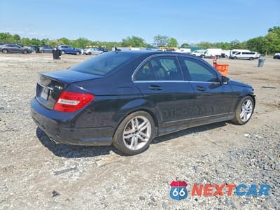 Trzecie zdjęcie samochodu z tyłu: 2013 MERCEDES-BENZ C 300 4MATIC VIN:WDDGF8AB3DG132989 - miniatura