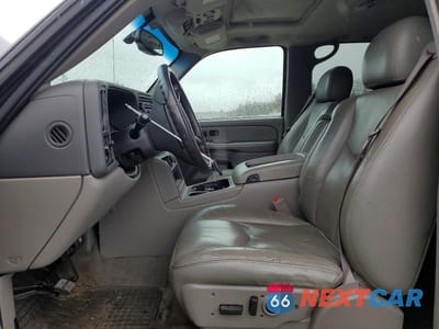 Zdjęcie 7 z 12 samochodu: 2004 CHEVROLET TAHOE K1500 VIN:1GNEK13Z64R141471 - miniatura