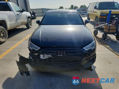 Piąte zdjęcie samochodu w środku: 2019 AUDI A3 PREMIUM VIN:WAUAUGFF1KA083817 - miniatura