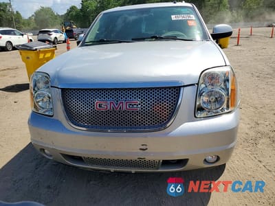 Piąte zdjęcie samochodu w środku: 2010 GMC YUKON DENALI VIN:1GKUKEEF9AR287121 - miniatura