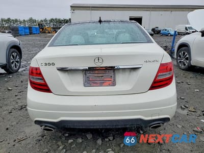 Zdjęcie 6 z 12 samochodu: 2012 MERCEDES-BENZ C 300 4MATIC VIN:WDDGF8BB6CA610838 - miniatura